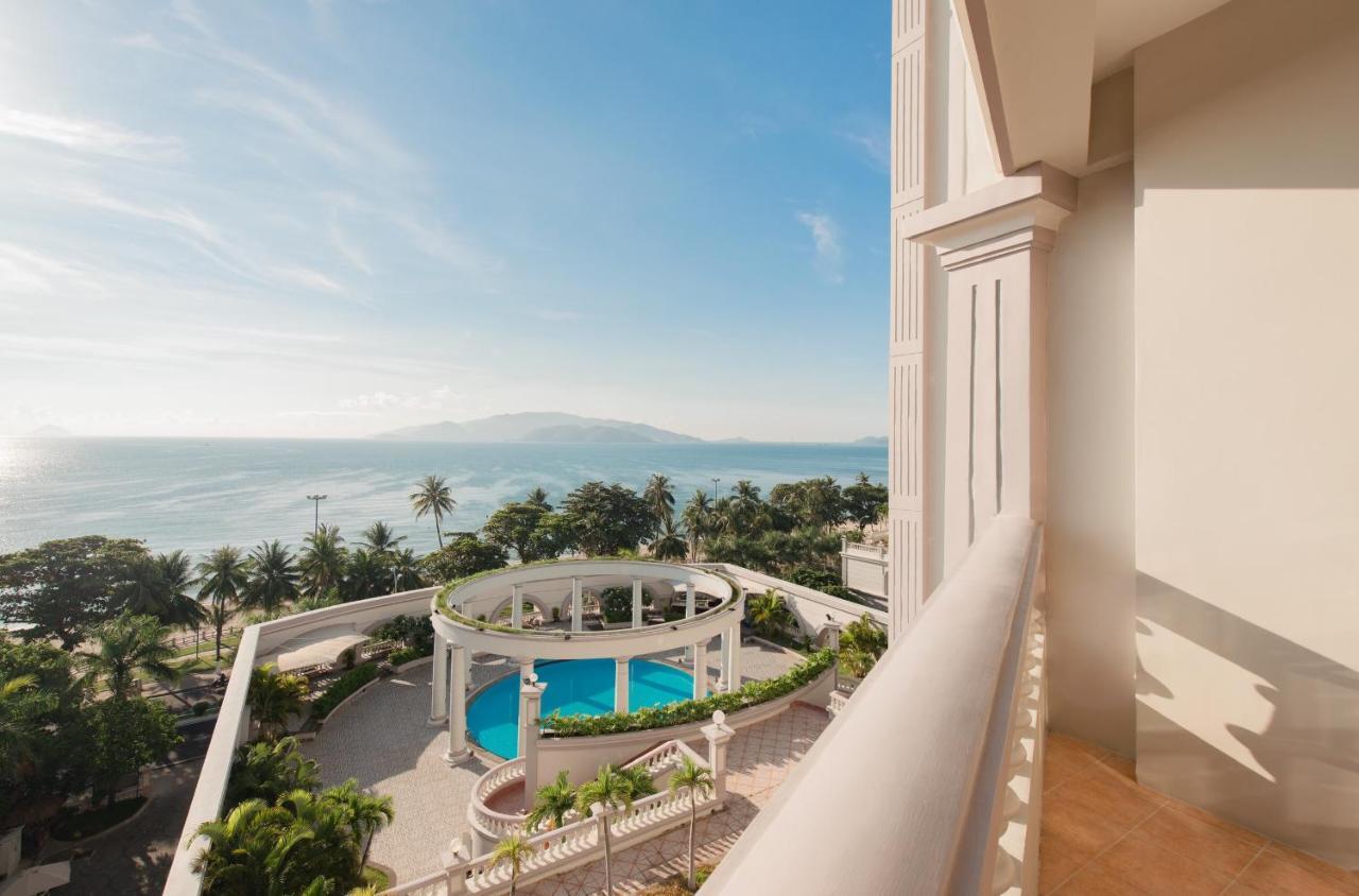 Grand Ocean Twin with Balcony