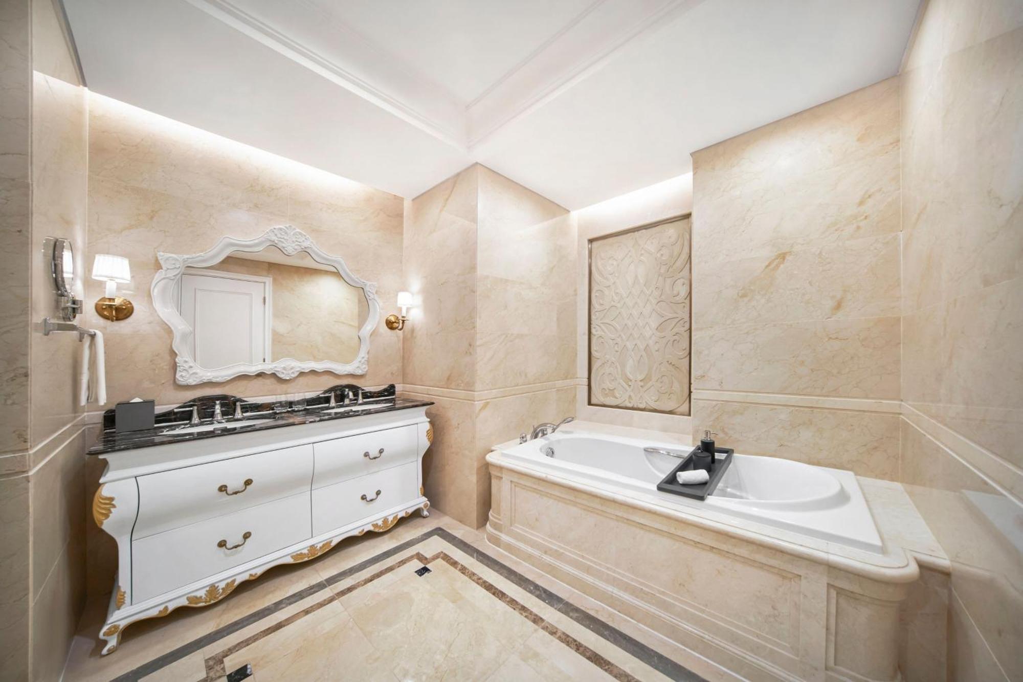 Suite Executive Có Ban Công Nhìn Ra Vườn