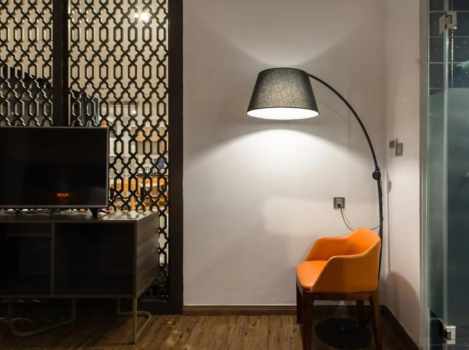 Aaron Hotel-1