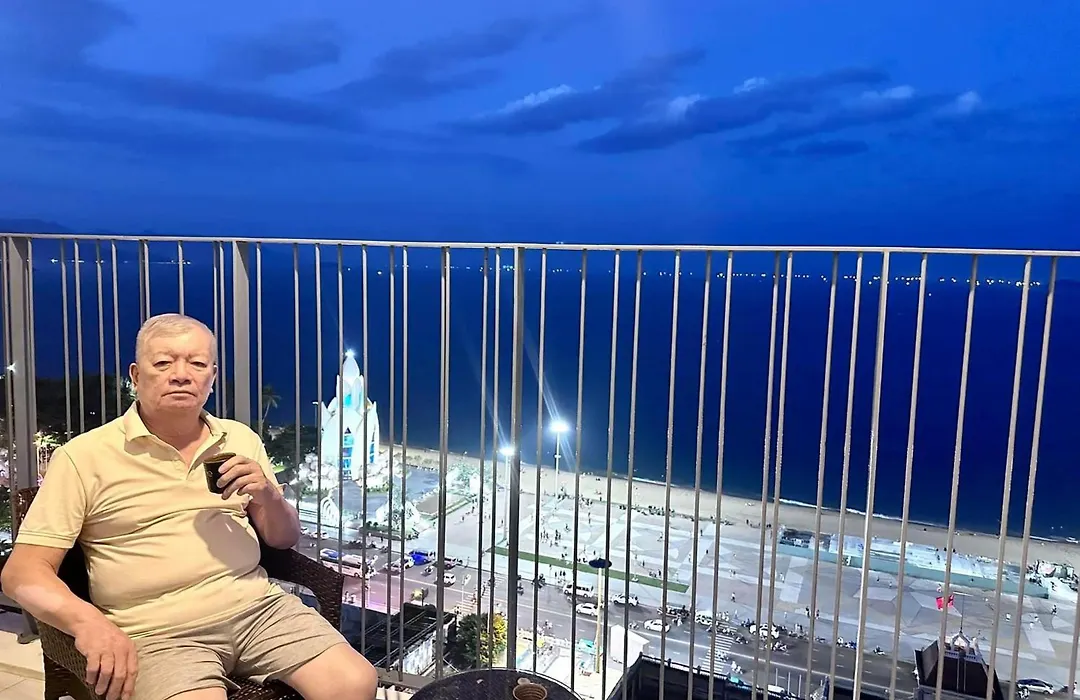 Panorama Luxury Beach Front Residences-1