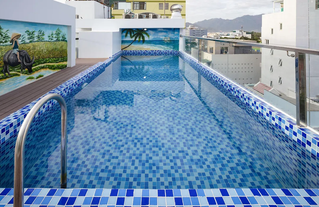 Royal Hotel Nha Trang-1
