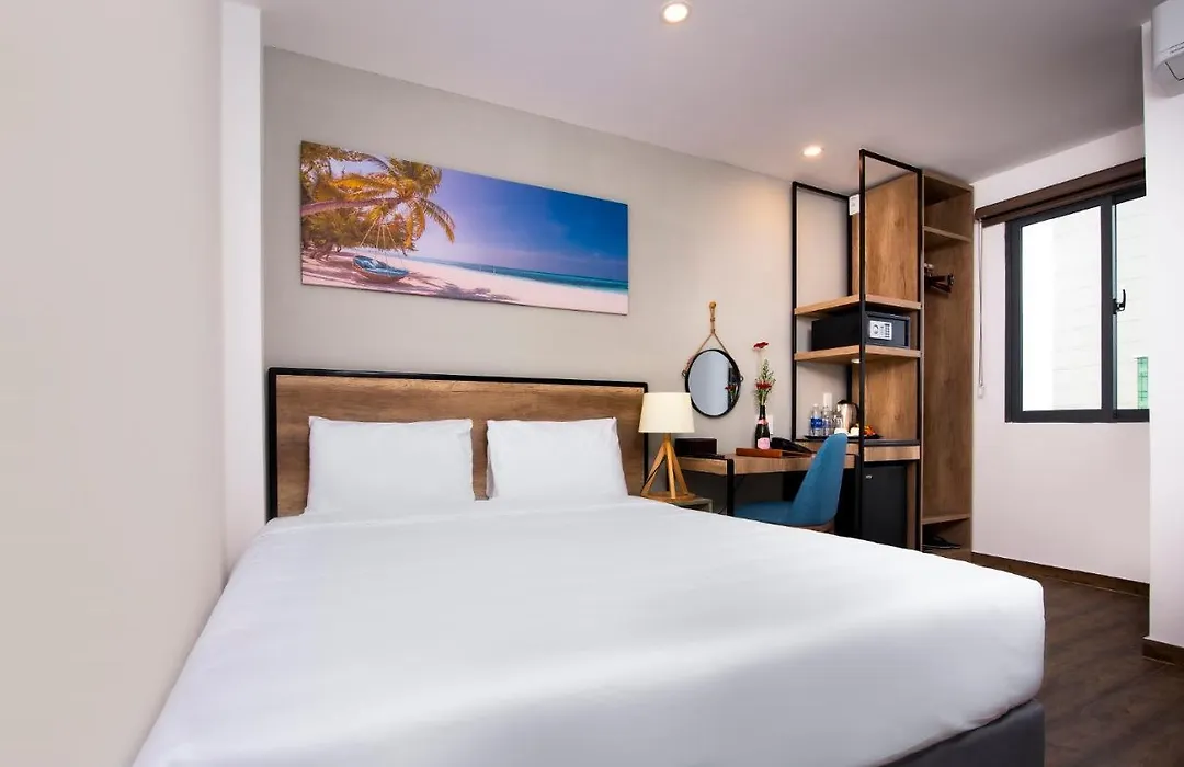 Titan Hotel - Formerly Known As Golden Lotus Central Hotel-1