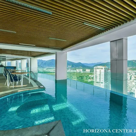 Grand Oceanfront Premier Suite Centre-2