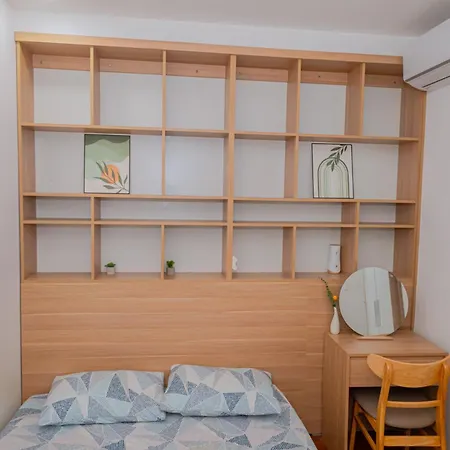 Napoleon Seaview Apartments Weekly & Monthly Deals-3