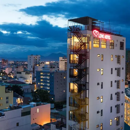 Love Hotel-2