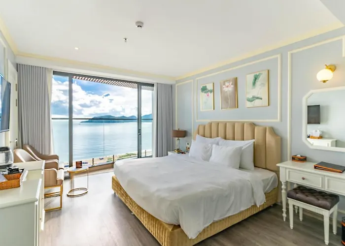 La Vague Hotel