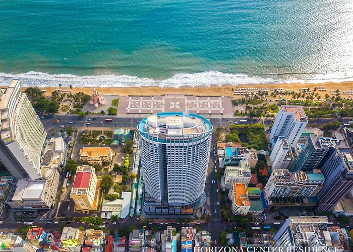 Grand Oceanfront Premier Suite Centre