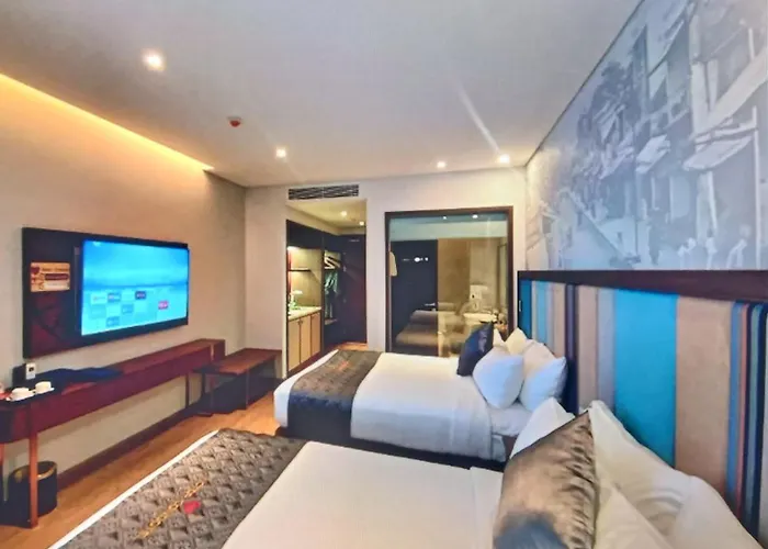 Amora Ocean Suites Beach