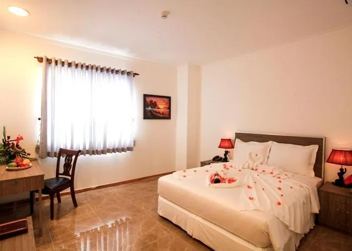 Den Long Do Hotel